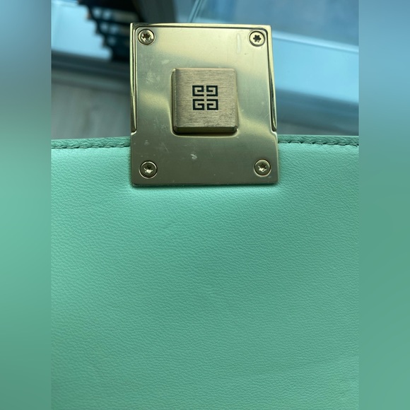 GIVENCHY 4G Pistachio Cross Bag. Brand new in box. Certificate and dust bag - Picture 15 of 15